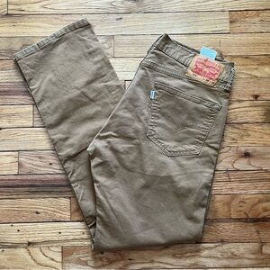 Levi’s Khaki Men Straight Legged Pants W34 L32